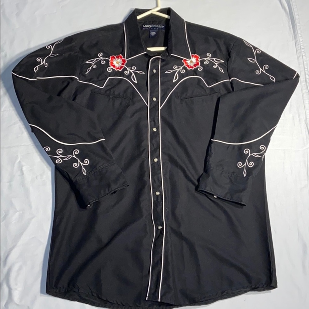 Cowboy shirt, embroidered roses & white piping